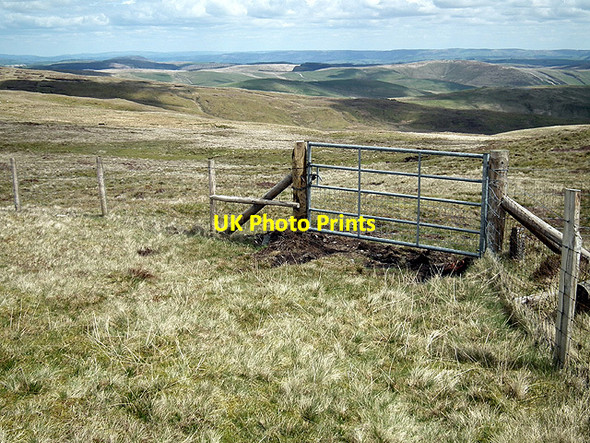 Photo 6"x4" Stile and gate on the path to Y Garn Y Garn\/SN7785 c2012