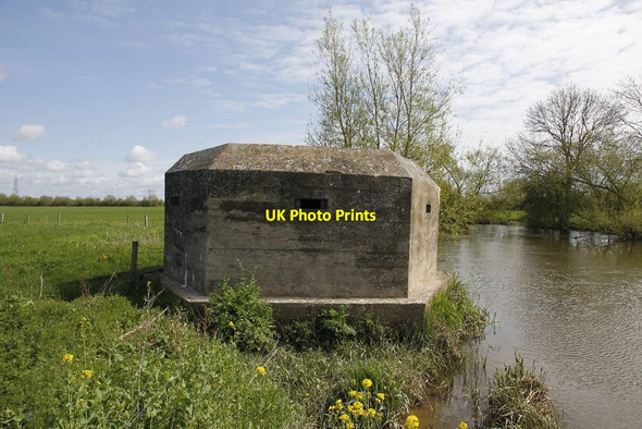Photo 6"x4" River beside it Eaton Hastings c2012