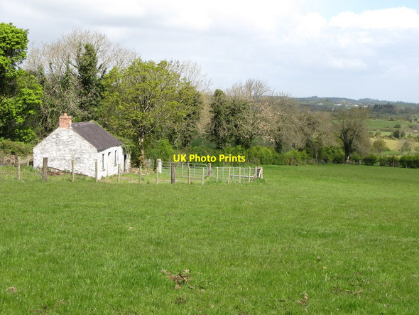 Photo 6"x4" Cottage off Fort Road Belleek\/H9827 c2012