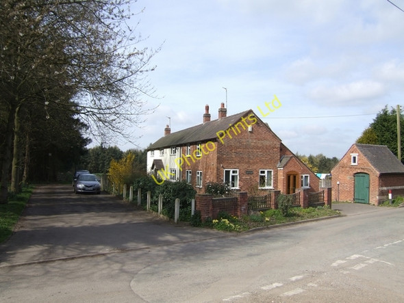 Photo 6"x4" Cottages on the edge of High Onn Wood High Onn c2007