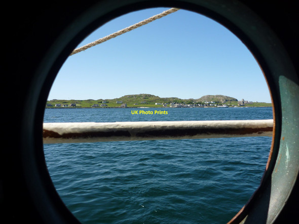 Photo 6"x4" By Steamer To Iona - 4th June 2012 : Iona Through The Porthole Baile M\u00f2r c2012