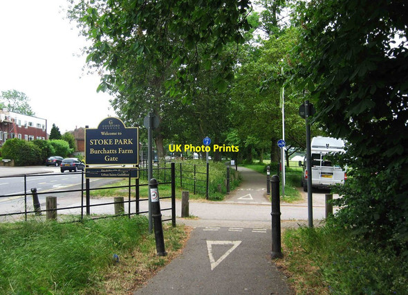 Photo 6"x4" Burchatts Farm entrance to Stoke Park, London Road, Guildford Guildford c2012