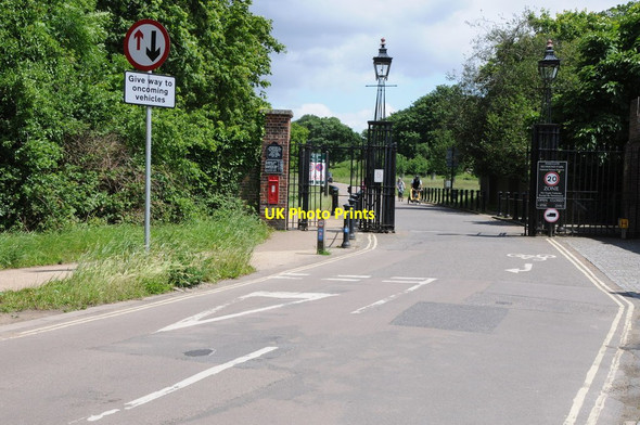 Photo 6"x4" Park Gate House Kingston Upon Thames c2012