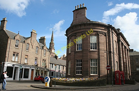 Photo 6"x4" The Cross Forfar c2007