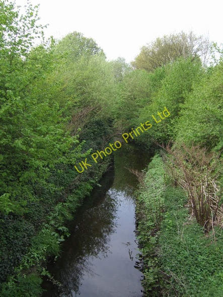 Photo 6"x4" Smestow Brook in the Valley Park Wolverhampton c2007
