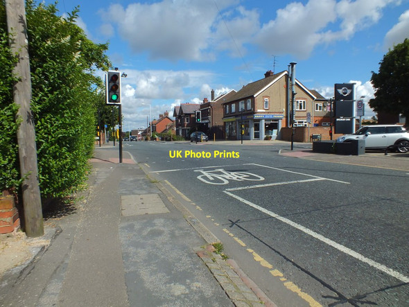 Photo 6"x4" Luton:Marsh Road traffic lights Leagrave c2012