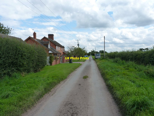 Photo 6"x4" Farm Cottages on Gailey Lea Lane Gailey Wharf c2012