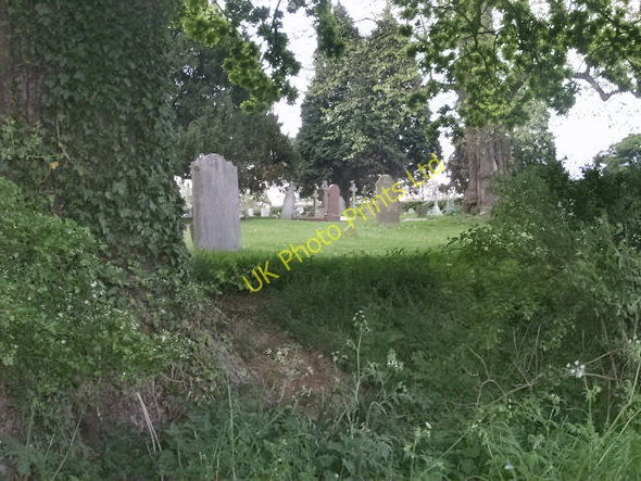 Photo 6"x4" Lambourne Churchyard Lambourne\/TQ4796 c2007