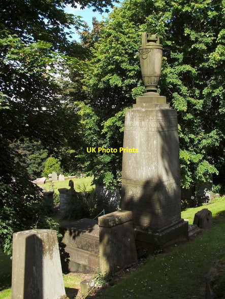 Photo 6"x4" The Beattie Monument Glasgow c2012