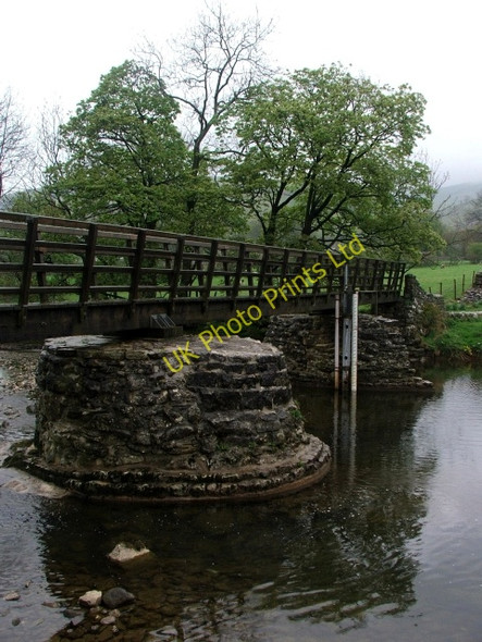 Photo 6"x4" Bridge Over The River Wharfe. Starbotton c2007