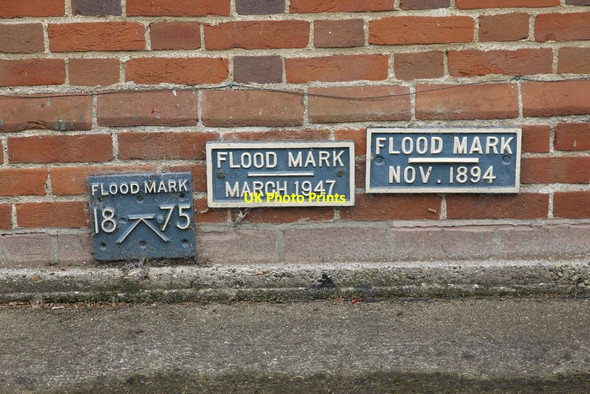 Photo 6"x4" Flood Markers at Abingdon Lock Abingdon c2012