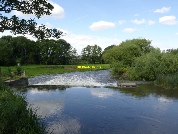Photo 6"x4" Newark Weir  Newark-on-Trent c2012