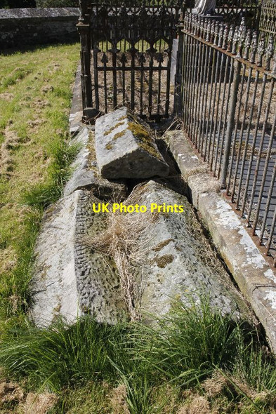 Photo 6"x4" All beside the graves Crossgates\/Y Groes c2012