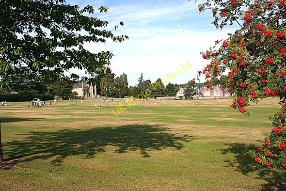 Photo 6"x4" Aboyne Village Green Aboyne c2006