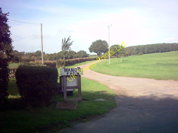Photo 6"x4" The entrance to Manor Farm, Huntingfield Huntingfield\/TM3374 c2006