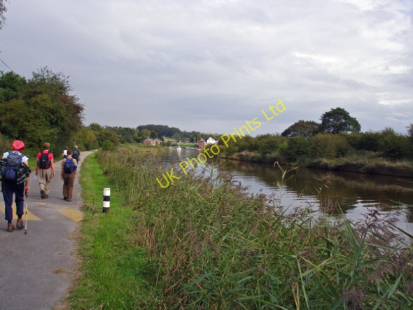 Photo 6"x4" Dutton - River Weaver Acton Bridge c2006