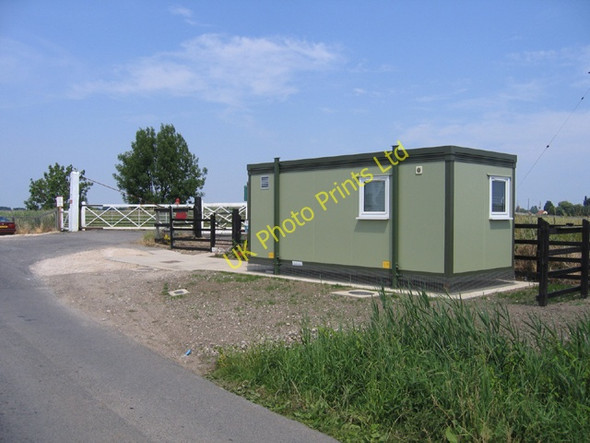 Photo 6"x4" Golden High Hedges level crossing, Donington South Ing, Lincs Quadring c2006