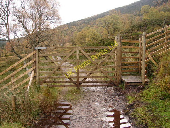 Photo 6"x4" Gate and stile beside Loch Ossian Loch Ossian\/NN3867 c2006