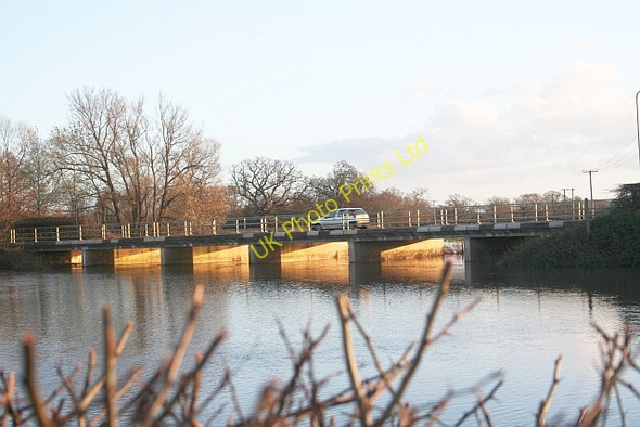 Photo 6"x4" Road Over the Flood Tunnel Hill\/SO8440 c2006