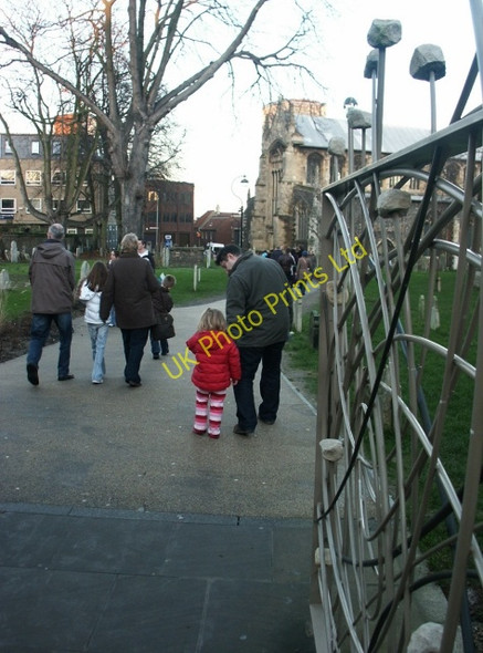 Photo 6"x4" St Stephen's Churchyard, Norwich Norwich c2006