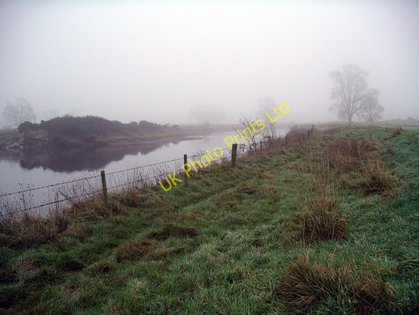 Photo 6"x4" River Annan Lochmaben c2006
