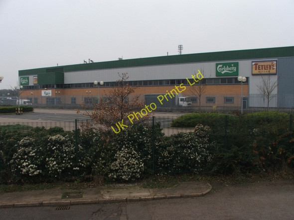 Photo 6"x4" Carlsberg-Tetley Distribution Warehouse at Tingley. Morley\/SE2627 c2006