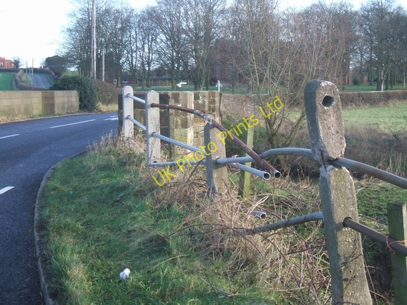 Photo 6"x4" Damaged Barrier Crateford\/SJ9009 c2007