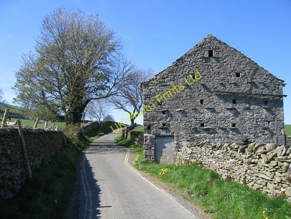 Photo 6"x4" Field Barn and Lane to Helwith Bridge Little Stainforth c2007