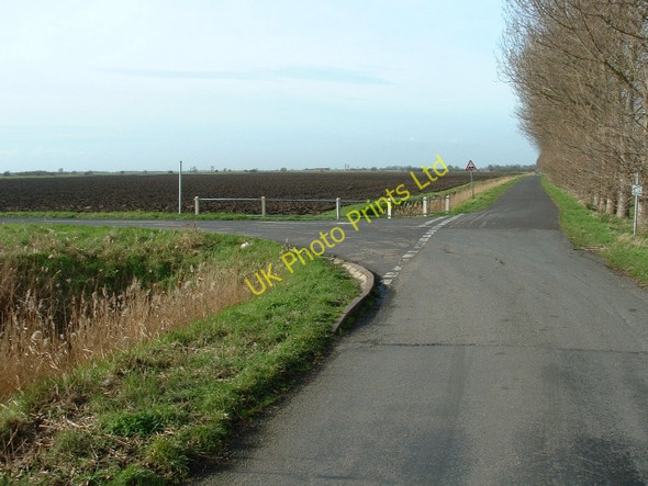 Photo 6"x4" Road junction, Queen's Bank Moulton Eaugate c2007