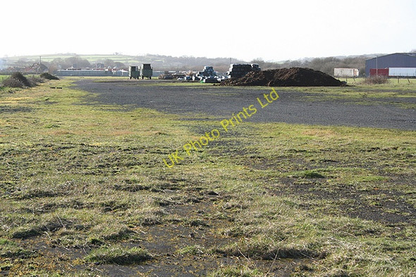 Photo 6"x4" Winkleigh: wartime runway Berner's Cross c2007