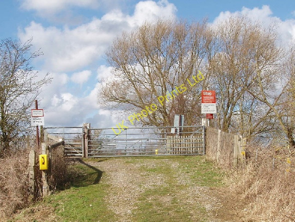 Photo 6"x4" Water Eaton level crossing Kidlington c2007