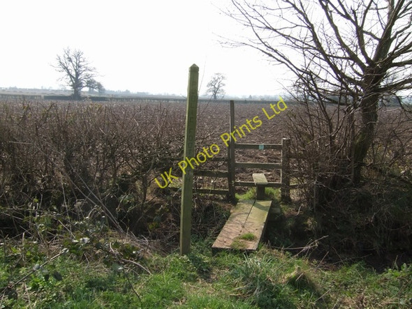 Photo 6"x4" Muddy footpath Brineton c2007