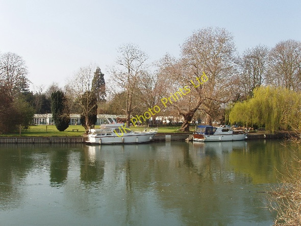 Photo 6"x4" The Thames below Bray Lock Dorney Reach c2007