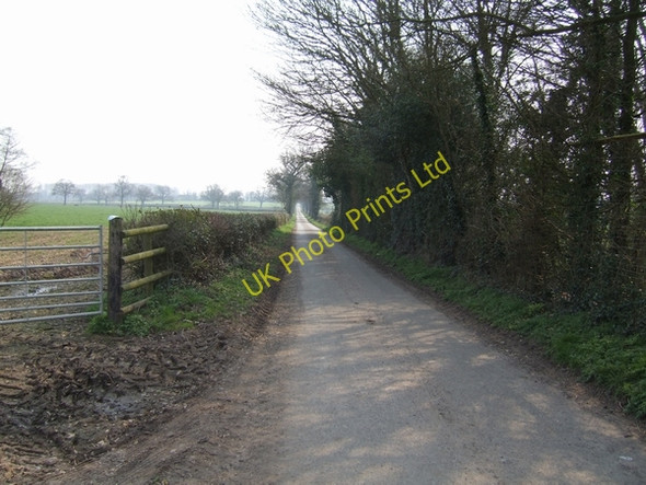 Photo 6"x4" Straight road Brineton c2007