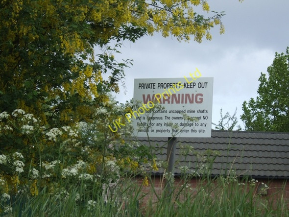 Photo 6"x4" You have been warned! Darlaston c2007