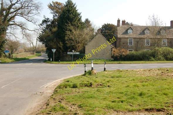 Photo 6"x4" Road Junction Duns Tew c2007