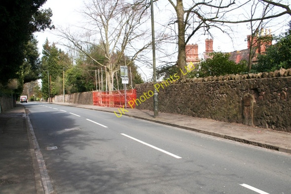 Photo 6"x4" Milestone, Wells Road, Malvern Wells Brand Green\/SO7641 c2007