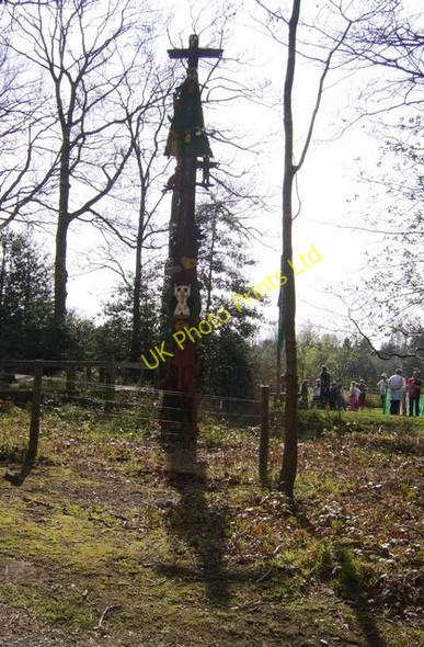 Photo 6"x4" Totem pole, Wyre forest Callow Hill\/SO7473 c2007