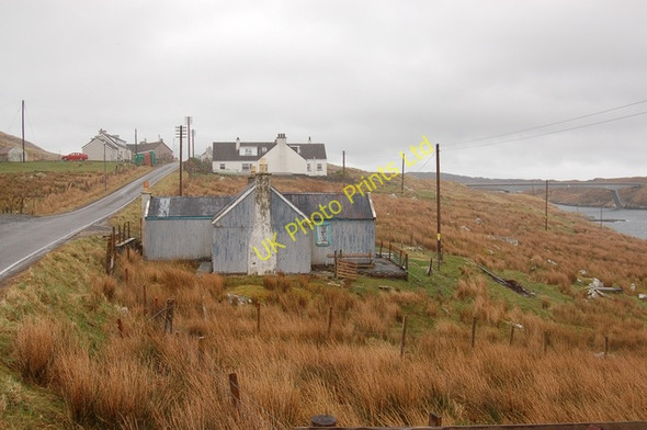 Photo 6"x4" Corrugated iron house at Caolas Scalpaigh Caolas Scalpaigh\/NG2198 c2007