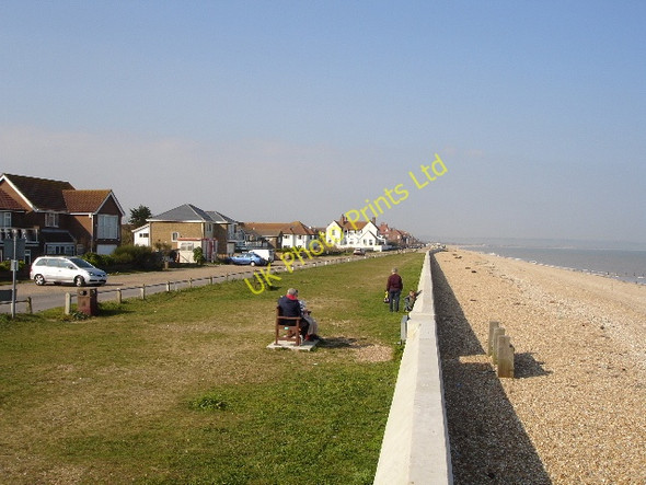 Photo 6"x4" Seawall to the north New Romney c2007