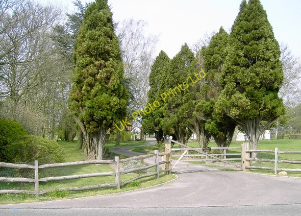 Photo 6"x4" Entrance to Westhey Manor Higham Gobion c2007