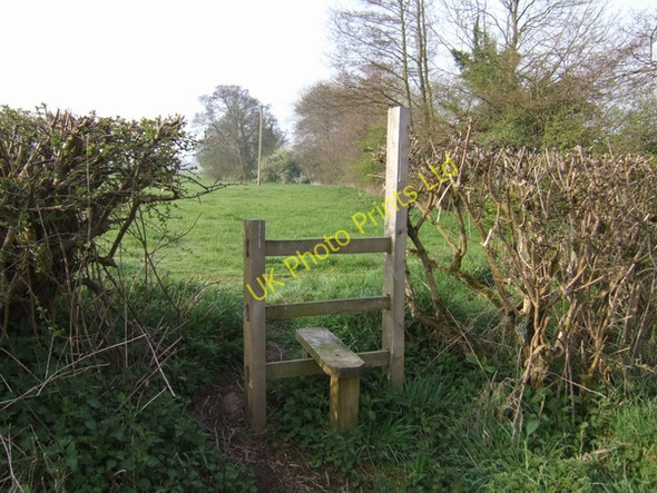 Photo 6"x4" Stile and footpath Apeton c2007