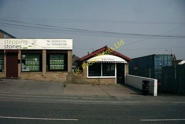 Photo 6"x4" Former Priestley's butchers Clayton\/SE1231 c2007
