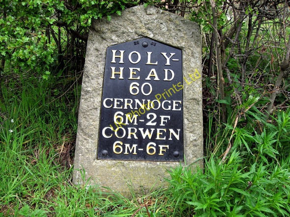 Photo 6"x4" Carreg filltir. Milestone. Ty-nant\/SH9944 c2007