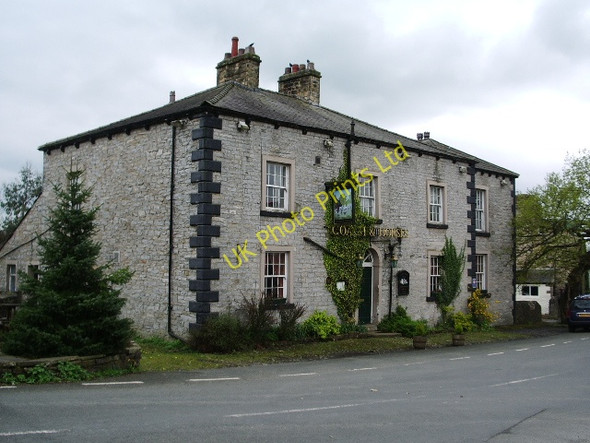 Photo 6"x4" Coach & Horses, Bolton by Bowland Bolton-by-Bowland c2007
