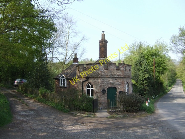 Photo 6"x4" The Round House Broseley c2007