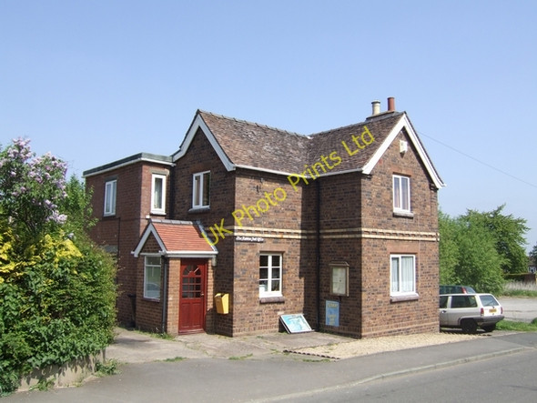 Photo 6"x4" The Hobbins Post Office Bridgnorth c2007