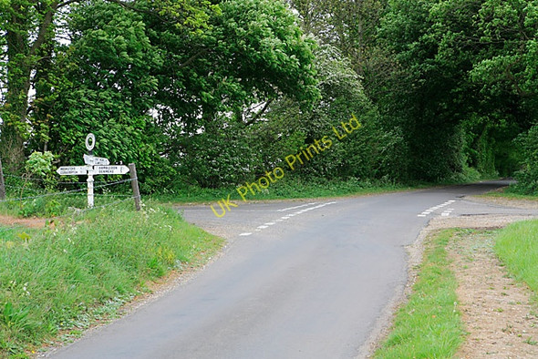 Photo 6"x4" Crossroads on top of a hill, Meonstoke Brockbridge c2007