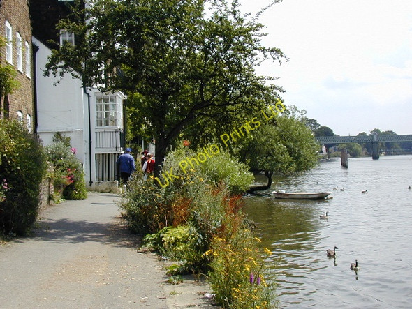 Photo 6"x4" Strand on the Green Brentford c2002 P1