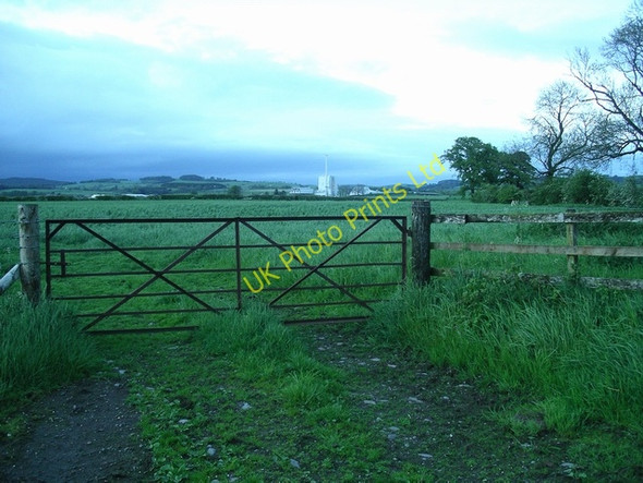 Photo 6"x4" Gate and field Applegarthtown c2007